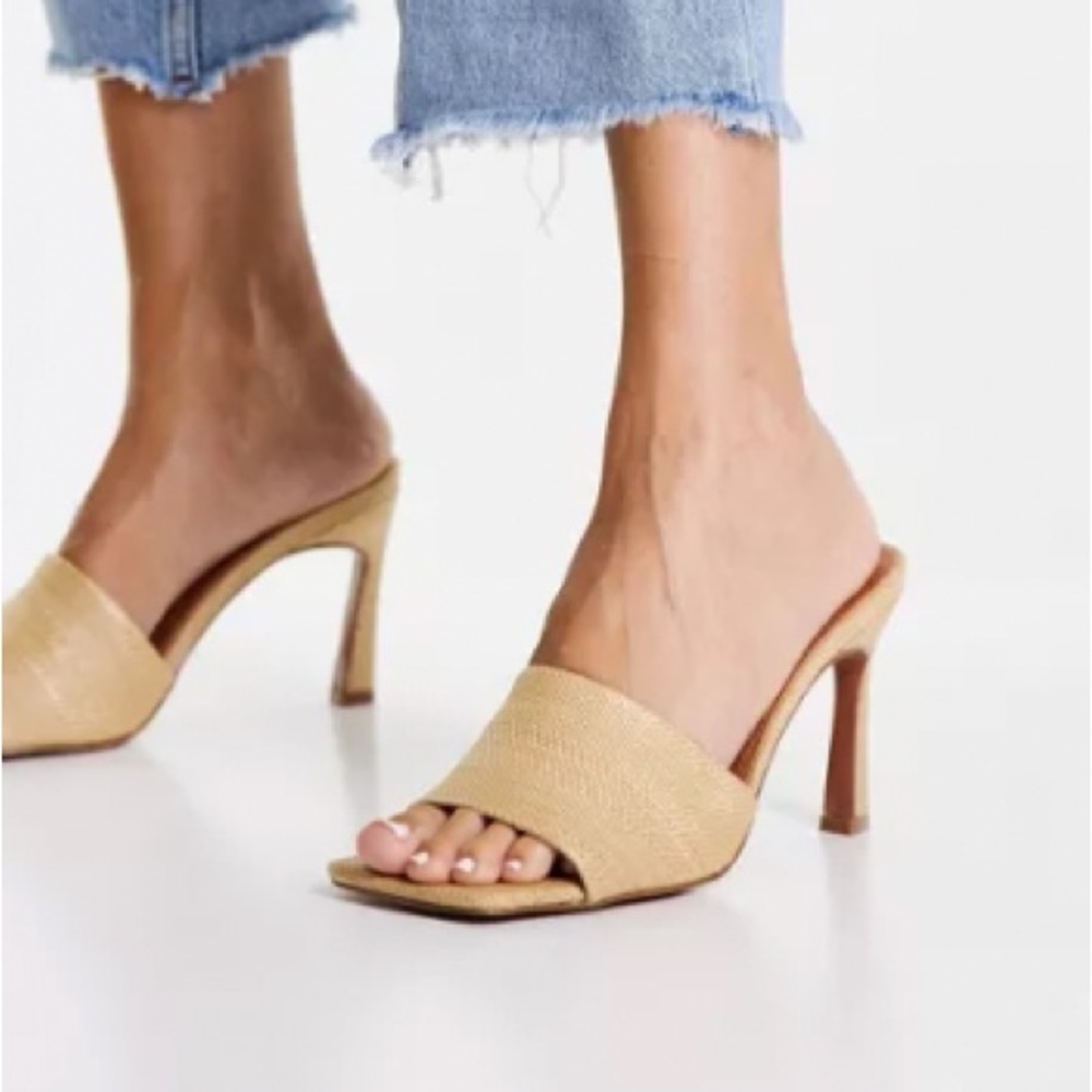 Hattie mid-heeled mule sandal woven style sz7 cream neutral like new